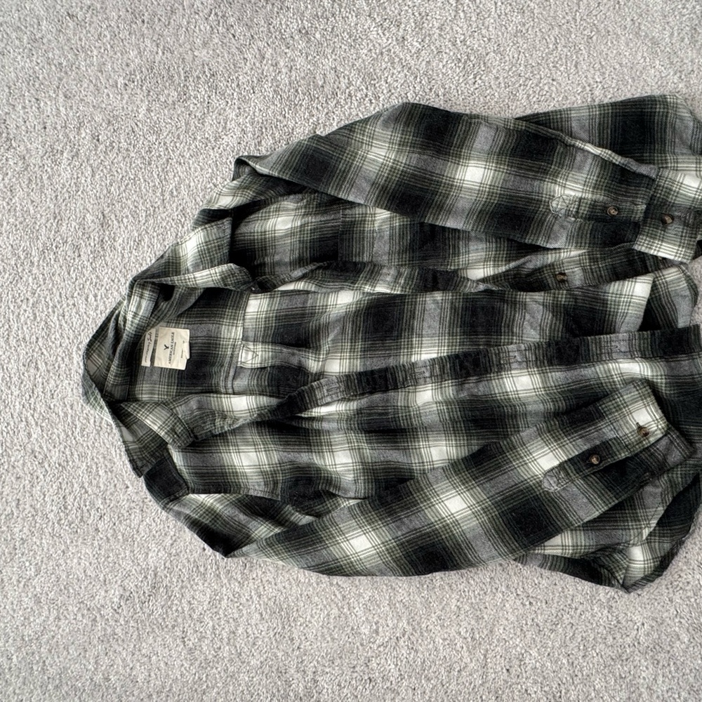 American Eagle Outfitters Black and White Plaid Button Down Shirt